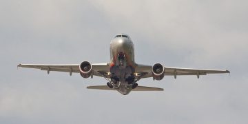 Самолёт «Аэрофлота» в аэропорту Дубая — первый рейс после двухмесячной паузы