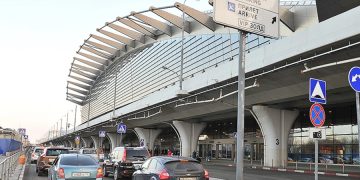 Многокилометровая пробка на подъезде к Москве — из-за неё семья опоздала на рейс в Тунис