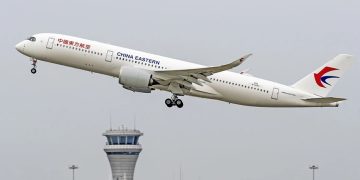 Самолёт China Eastern — авиакомпания выполняет рейсы из Казани в Токио со стыковкой в Шанхае