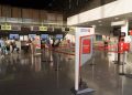 Стойка Turkish Airlines — четверых кубинцев не пустили на рейс из-за отсутствия панамских виз, возврат завис