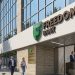 Отделение банка Freedom Finance. Туристы столкнулись с блокировкой переводов на карты банка из-за санкций против Цифра Банка.