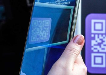 Предупреждение о мошеннических QR-кодах в аэропорту. Злоумышленники крадут данные через поддельные ссылки.