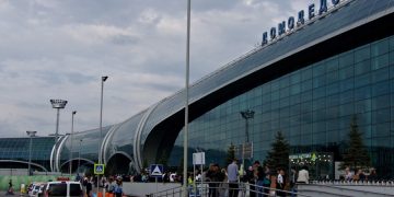 Аэропорт Домодедово с информацией об отмене рейса в Эль-Аламейн