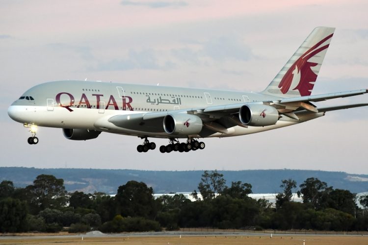 Самолёт Qatar Airways на стоянке — лайнер экстренно сел на Азорских островах из-за инсульта у пассажирки