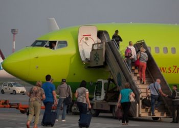 Самолёт S7 Airlines на фоне пляжа Пхукета — авиакомпания запускает регулярные рейсы из Новосибирска с 27 октября