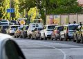 Огромная очередь на заправку в Крыму — цены на бензин взлетели до 380 рублей за литр