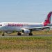 Самолёт Air Arabia в аэропорту — рейсы в Шарджу приостановлены на всё лето