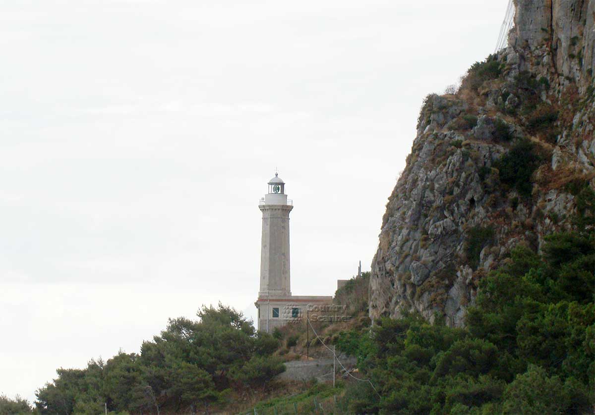 Чефалу (Cefalu) маяк на горе