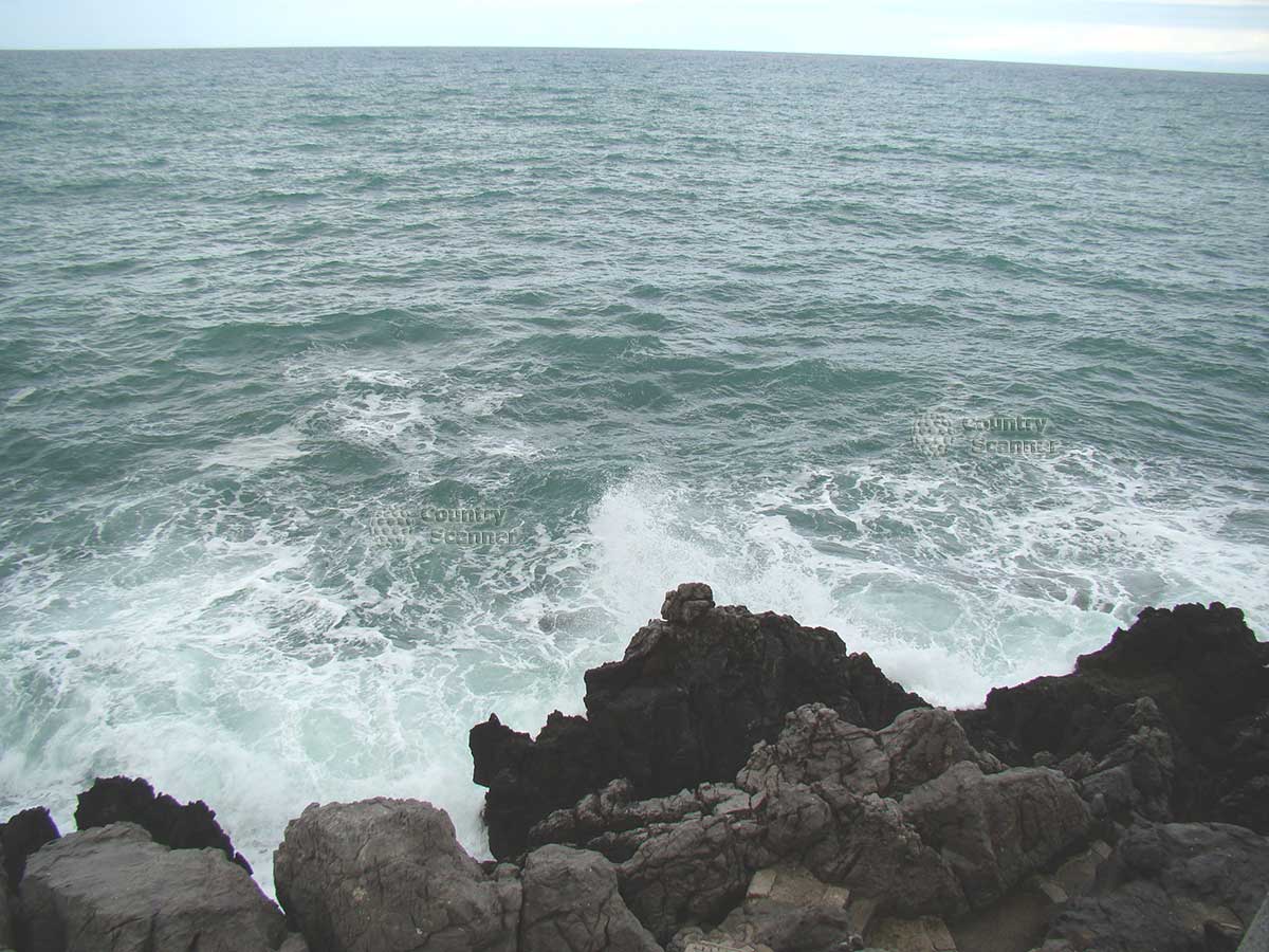Чефалу (Cefalu) море, берег, волны