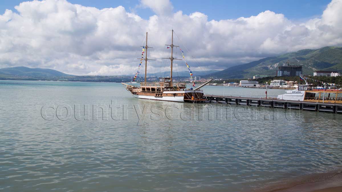 Россия, Геленджик, море, корабль, бухта, https://countryscanner.ru/