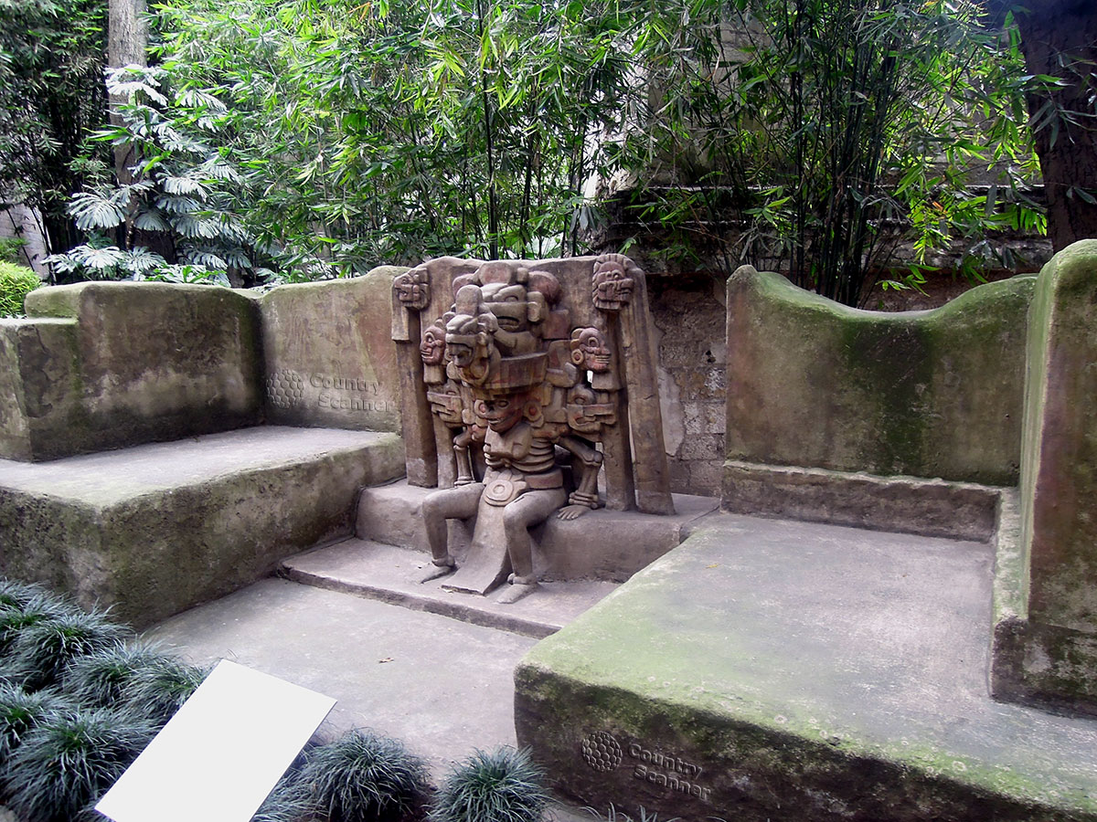 Национальный музей антропологии в Мехико. Древние развалины.